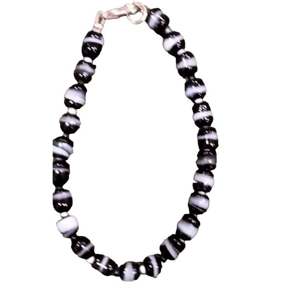 bling rescue Jewelry - Black White Tiger Stripe Bead Bracelet 7 inch Tibetan Agate Goth Addams